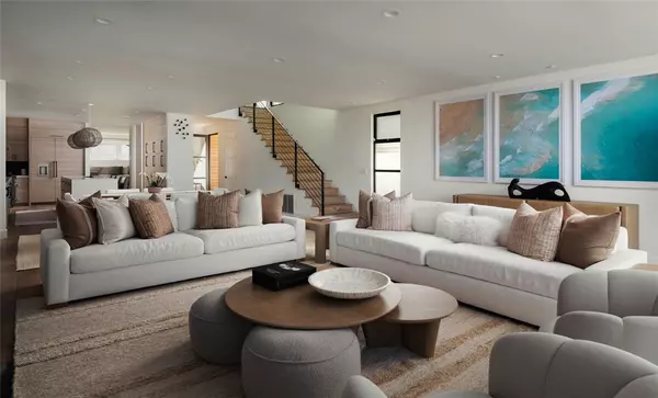 Newport Beach, CA 92661,1909 E Bay