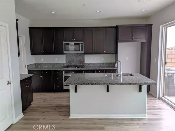 Fontana, CA 92336,6338 Creekstone