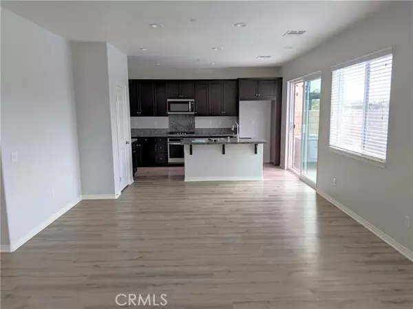 Fontana, CA 92336,6338 Creekstone