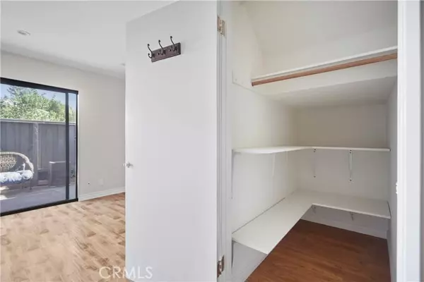 Porter Ranch, CA 91326,11311 Tampa AVE 21