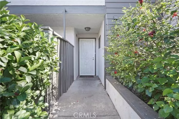 Porter Ranch, CA 91326,11311 Tampa AVE 21