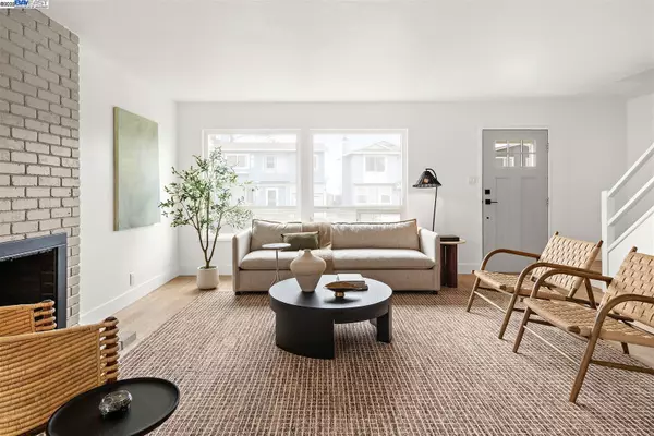 Pacifica, CA 94044,121 Beachview Ave