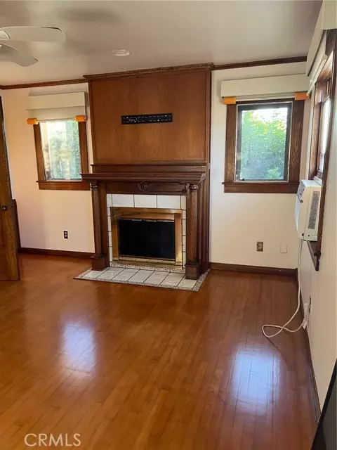 Huntington Beach, CA 92648,207 9th