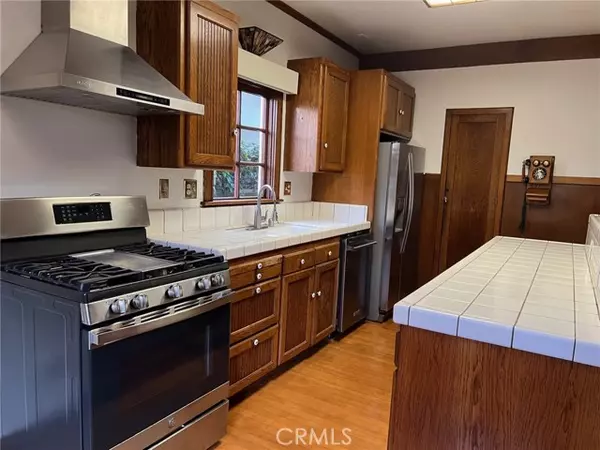 Huntington Beach, CA 92648,207 9th