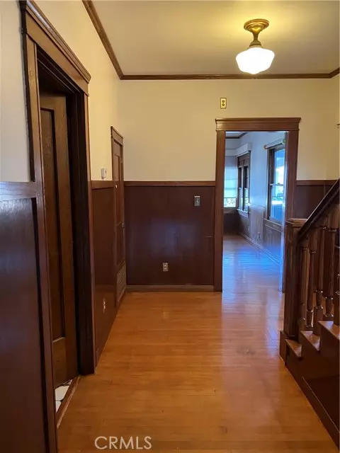 Huntington Beach, CA 92648,207 9th