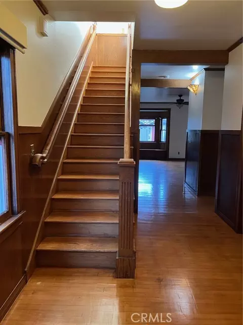 Huntington Beach, CA 92648,207 9th