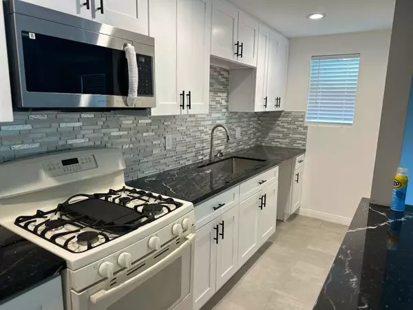 Reseda, CA 91335,6527 Tampa