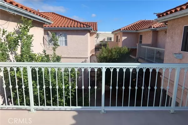 San Pedro, CA 90731,735 W 10th ST 4