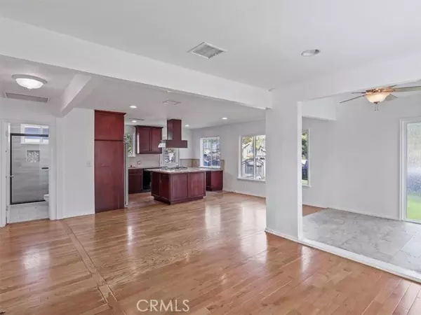 Canoga Park, CA 91304,7767 Independence AVE