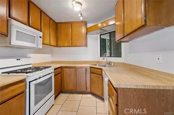 Pomona, CA 91766,1 town and country RD