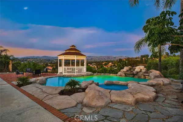 Anaheim Hills, CA 92807,266 S Via Montanera