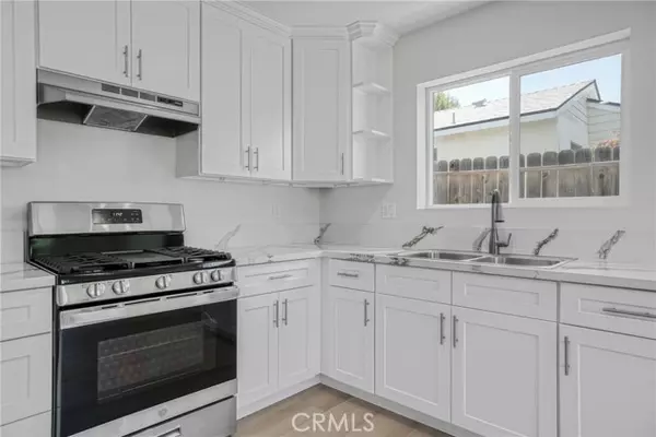 Tarzana, CA 91335,19120 Bessemer