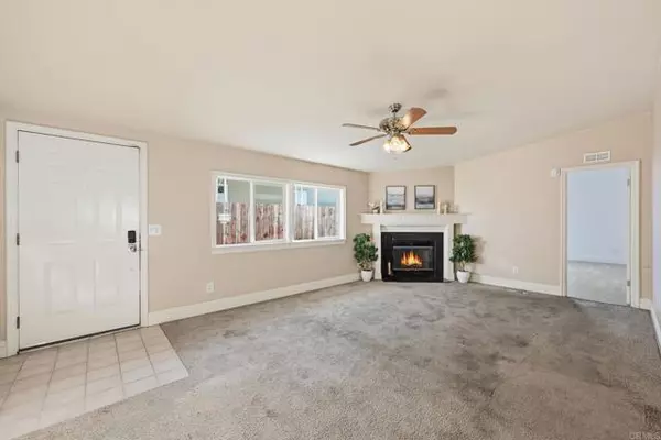 Escondido, CA 92029,2400 W Valley PKWY SPC 86