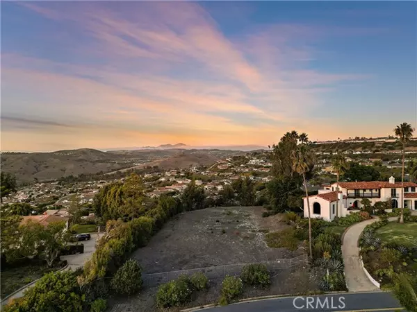 San Clemente, CA 92672,239 Avenida La Cuesta