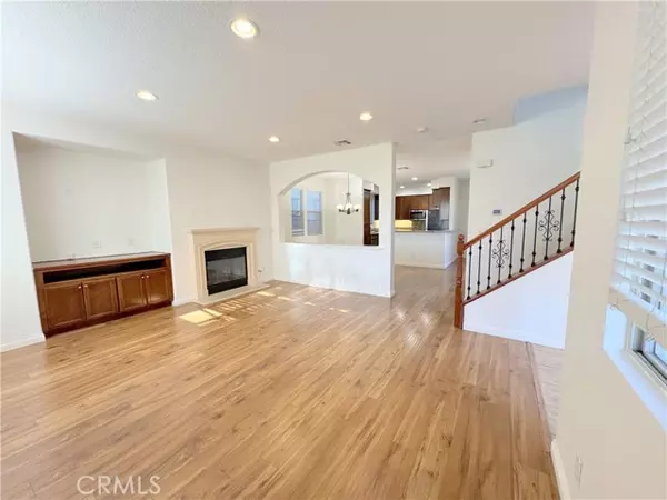 Eastvale, CA 92880,877 Havasu ST