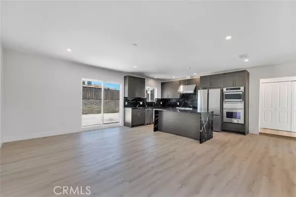 North Hollywood, CA 91605,8127 Radford AVE