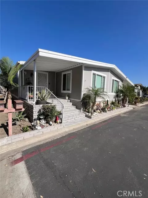 Anaheim, CA 92801,1919 W Coronet AVE 214