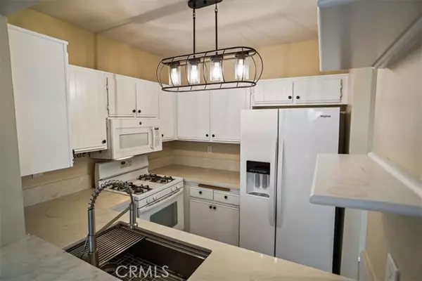 Valencia, CA 91355,23609 Del Monte DR 301