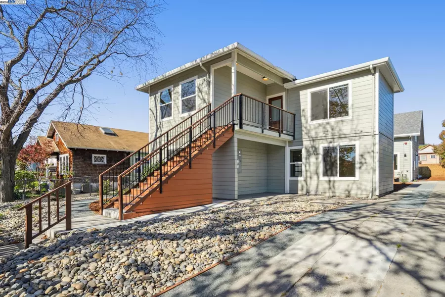 882 61St St, Oakland, CA 94608
