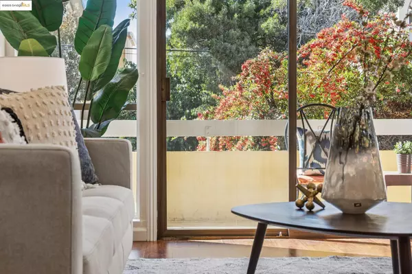 Oakland, CA 94611,651 Oakland Ave 1E