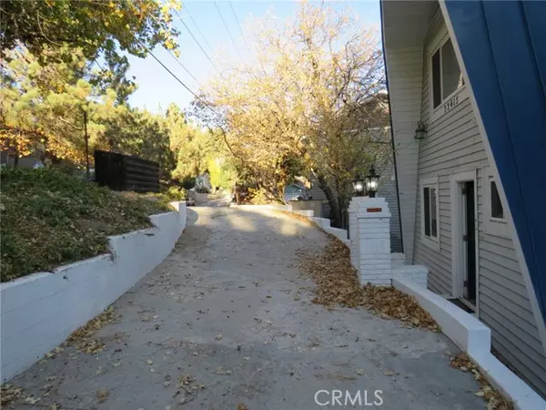 Running Springs, CA 92382,32415 Scandia DR