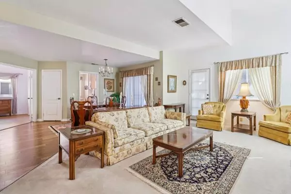 Carlsbad, CA 92009,7747 Caminito Monarca 100