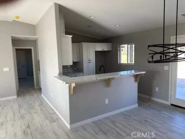 Apple Valley, CA 92307,16681 Osage RD