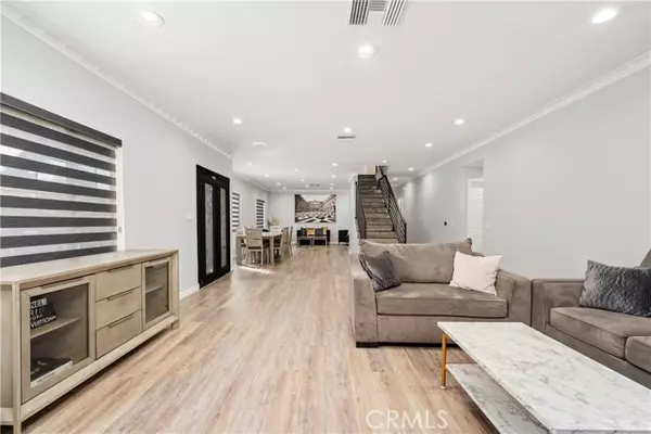 Valley Glen, CA 91401,13001 Debby ST