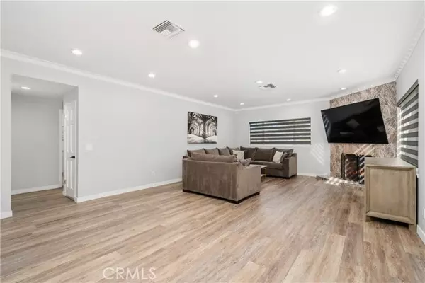 Valley Glen, CA 91401,13001 Debby ST