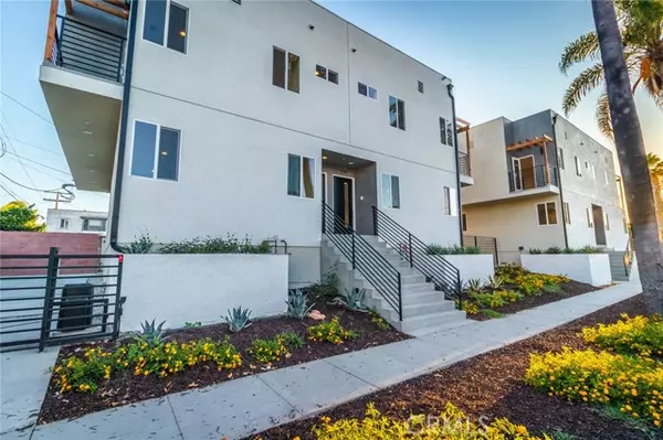 Los Angeles, CA 90019,5018 Pickford ST