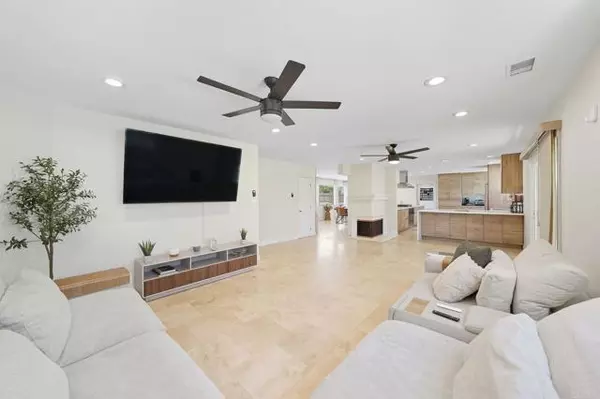 Bonita, CA 91902,305 Camino Del Cerro Grande