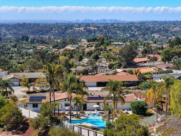 Bonita, CA 91902,305 Camino Del Cerro Grande