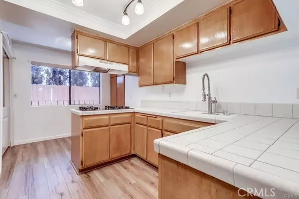 Signal Hill, CA 90755,2722 E 20th 104