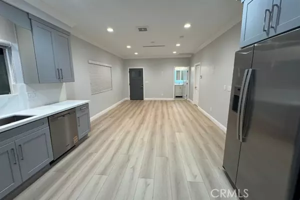 Anaheim, CA 92805,500 N RESH Place B