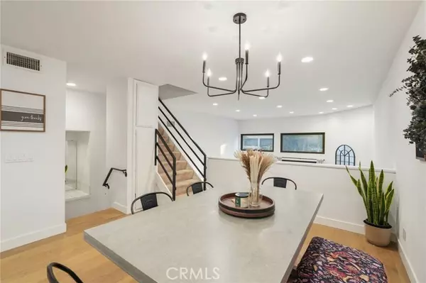 Lake Balboa, CA 91406,6930 De Celis 16