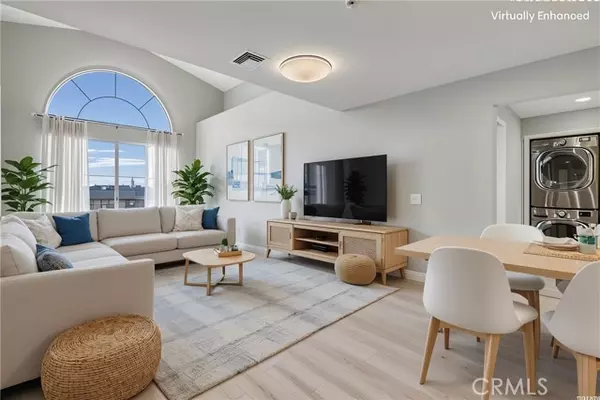 Reseda, CA 91335,6800 Corbin 308