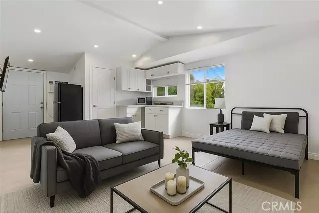 5718 Comanche AVE, Woodland Hills, CA 91367