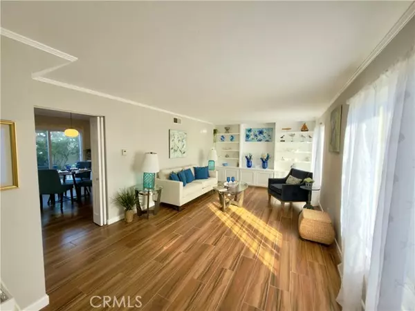 Huntington Beach, CA 92646,8142 Foxhall DR