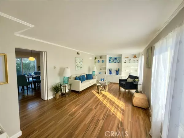 Huntington Beach, CA 92646,8142 Foxhall DR