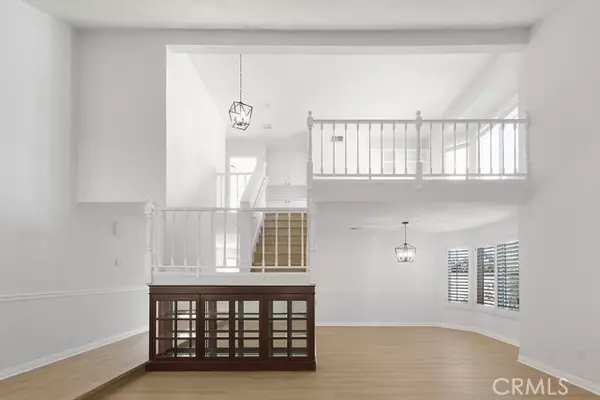 Agoura Hills, CA 91301,29950 Rolling RDG