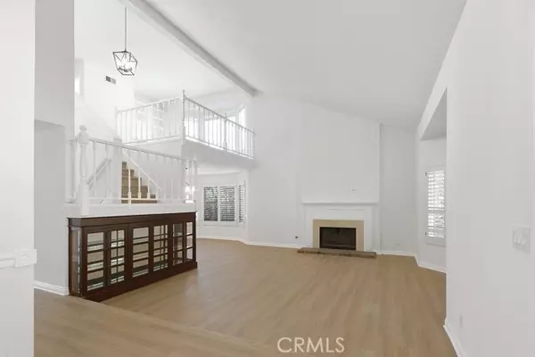 Agoura Hills, CA 91301,29950 Rolling RDG