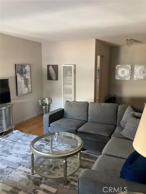 Long Beach, CA 90802,930 E 1st ST 22