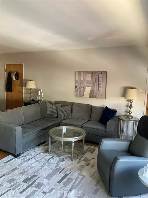 Long Beach, CA 90802,930 E 1st ST 22