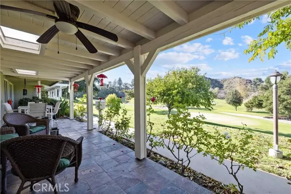 19211 Avenue Of The Oaks A, Newhall, CA 91321