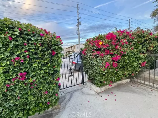 North Hollywood, CA 91605,12714 Vanowen