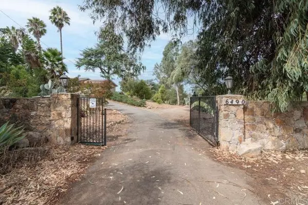 Fallbrook, CA 92028,6490 Rainbow Heights RD