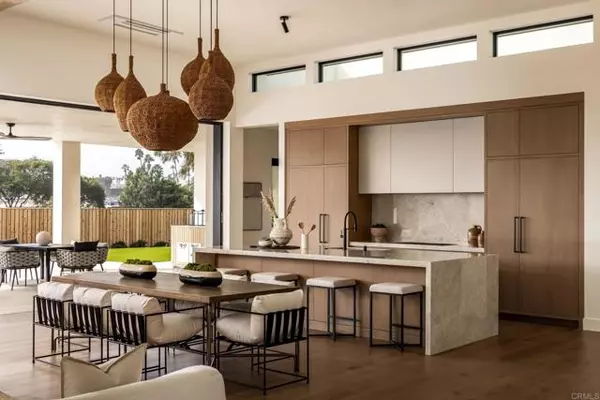 Solana Beach, CA 92075,601 N Cedros