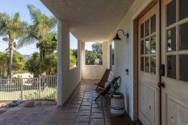 Escondido, CA 92026,1530 Windsong LN