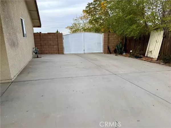 Hesperia, CA 92345,18693 Albany ST