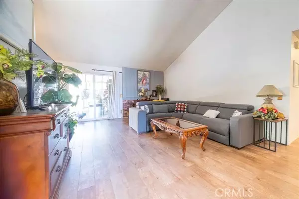 2433 Medina AVE, Simi Valley, CA 93063